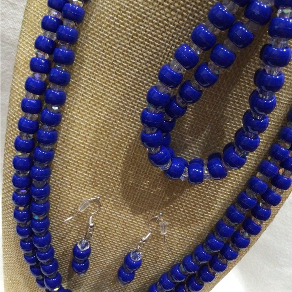 Vibrant Blue and Crystal Beaded Necklace, Bracelet, and Earring Set - Picture 11 of 15